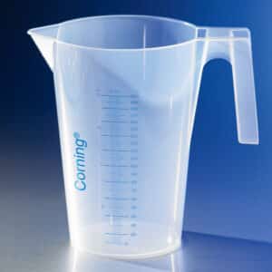 Polypropylene beaker with handle and spout