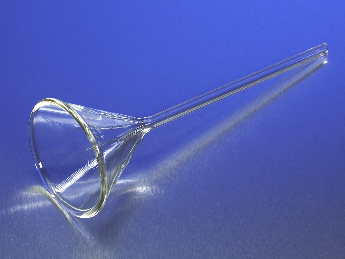 PYREX 65mm Diameter 60° Angle Fluted Funnel with Long Stem Quality