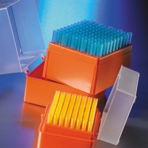 Corning® Universal Fit Hinged Racked Pipet Tips
