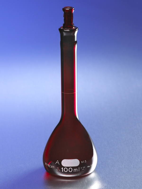 PYREX EZ Access Low Actinic Wide Mouth Volumetric Flask, Class A, Heavy Duty, with Glass Standard Taper Stopper